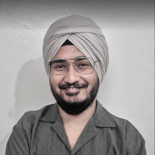 Ranjeet Singh, a Looker Studio specialist focusing on financial reporting and KPI tracking.
